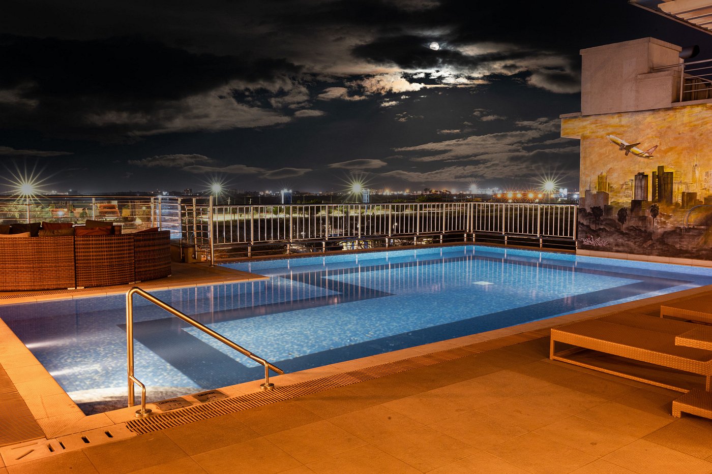 Crowne Plaza Nairobi Airport image 2