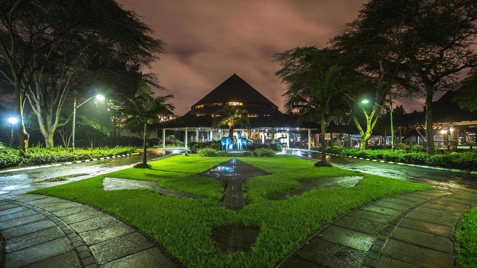 Safari Park Hotel image 3