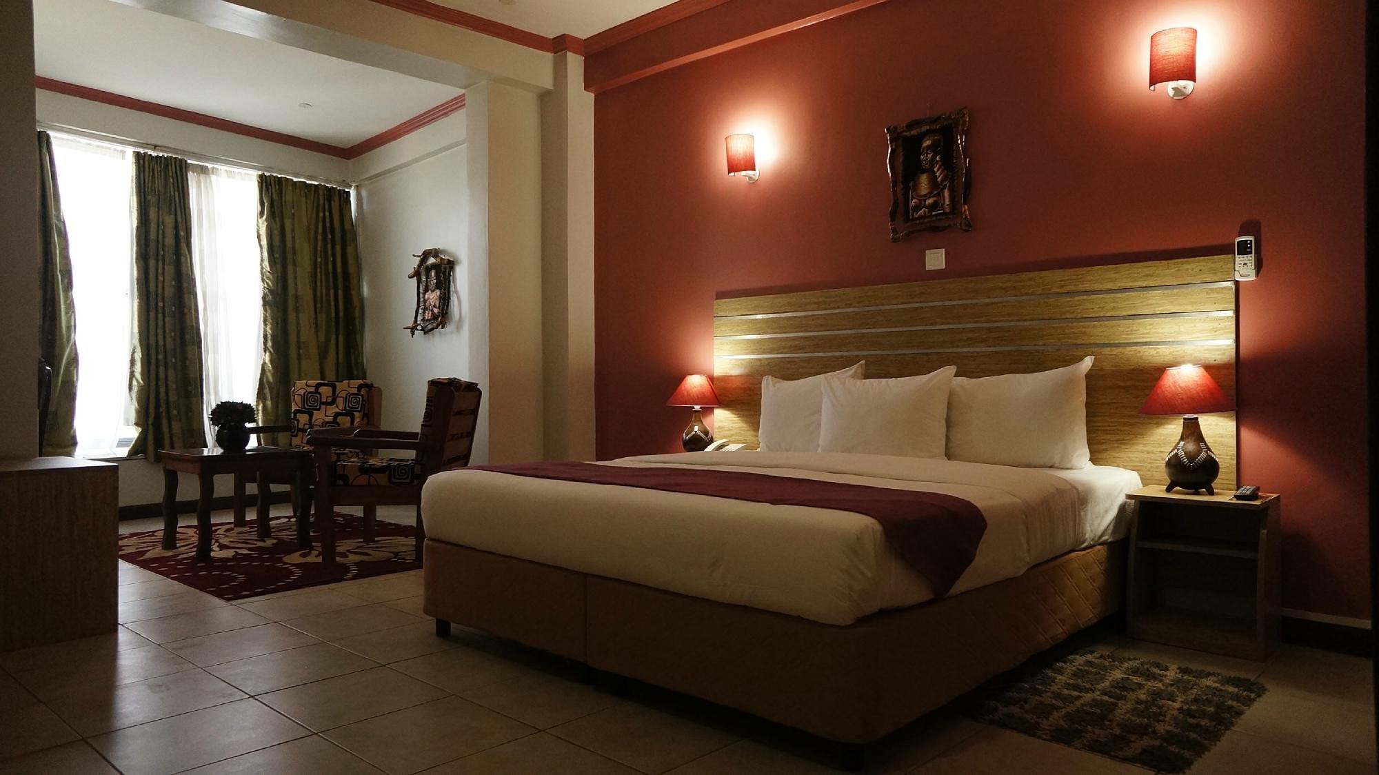 Hotel Emerald image 2