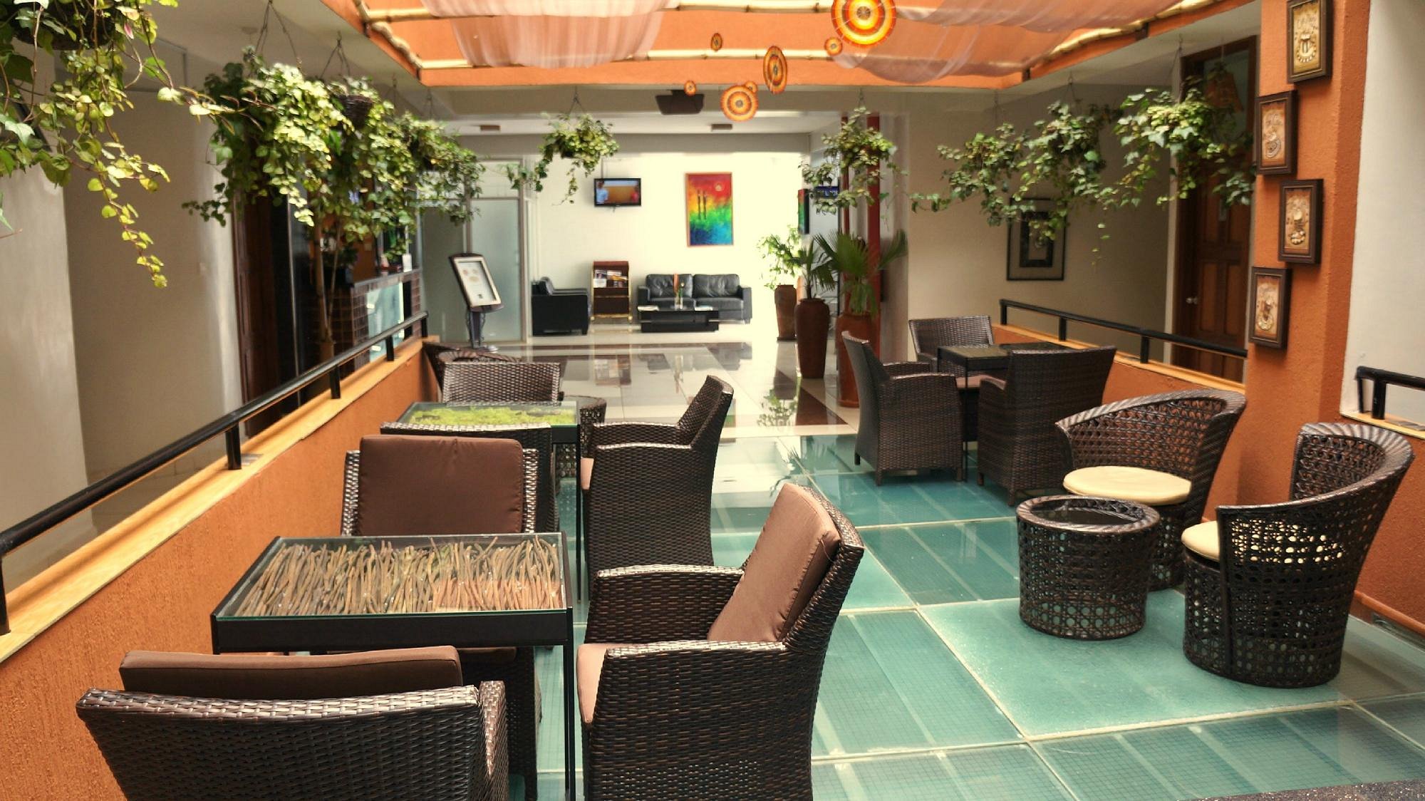 Hotel Emerald image 1