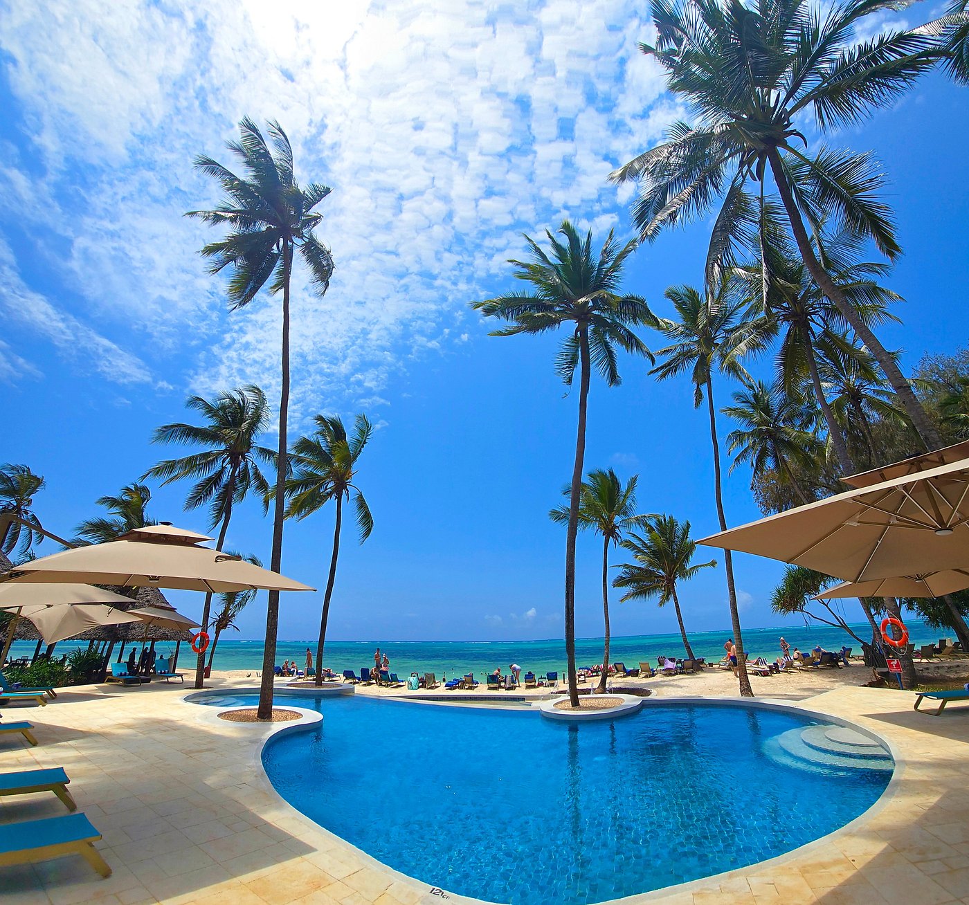 Bluebay Beach Resort image 3