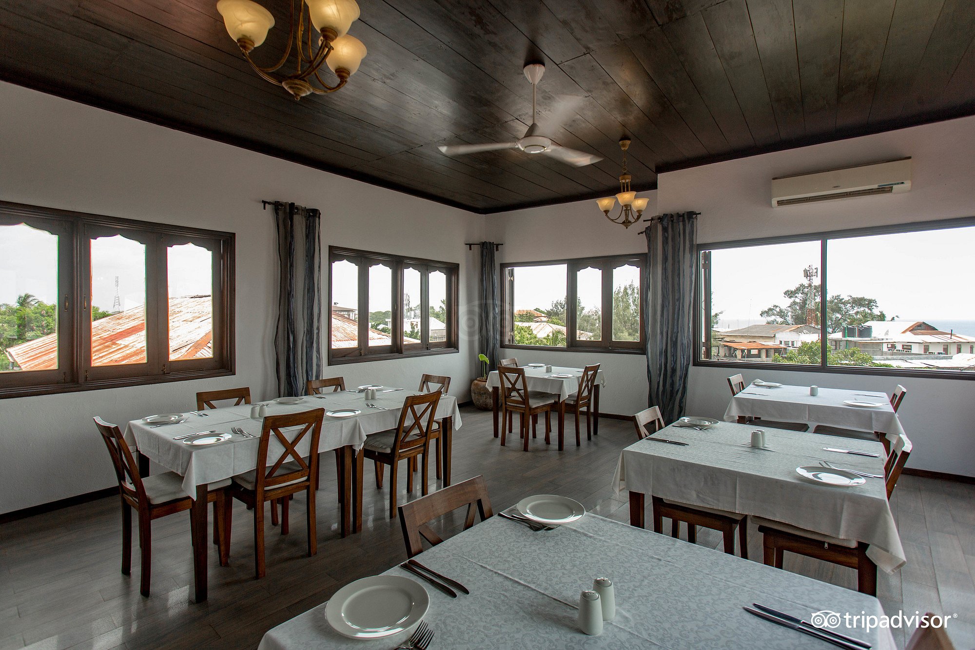 Kisiwa House image 2