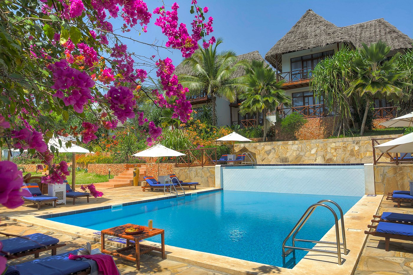 Sultan Sands Island Resort image 3