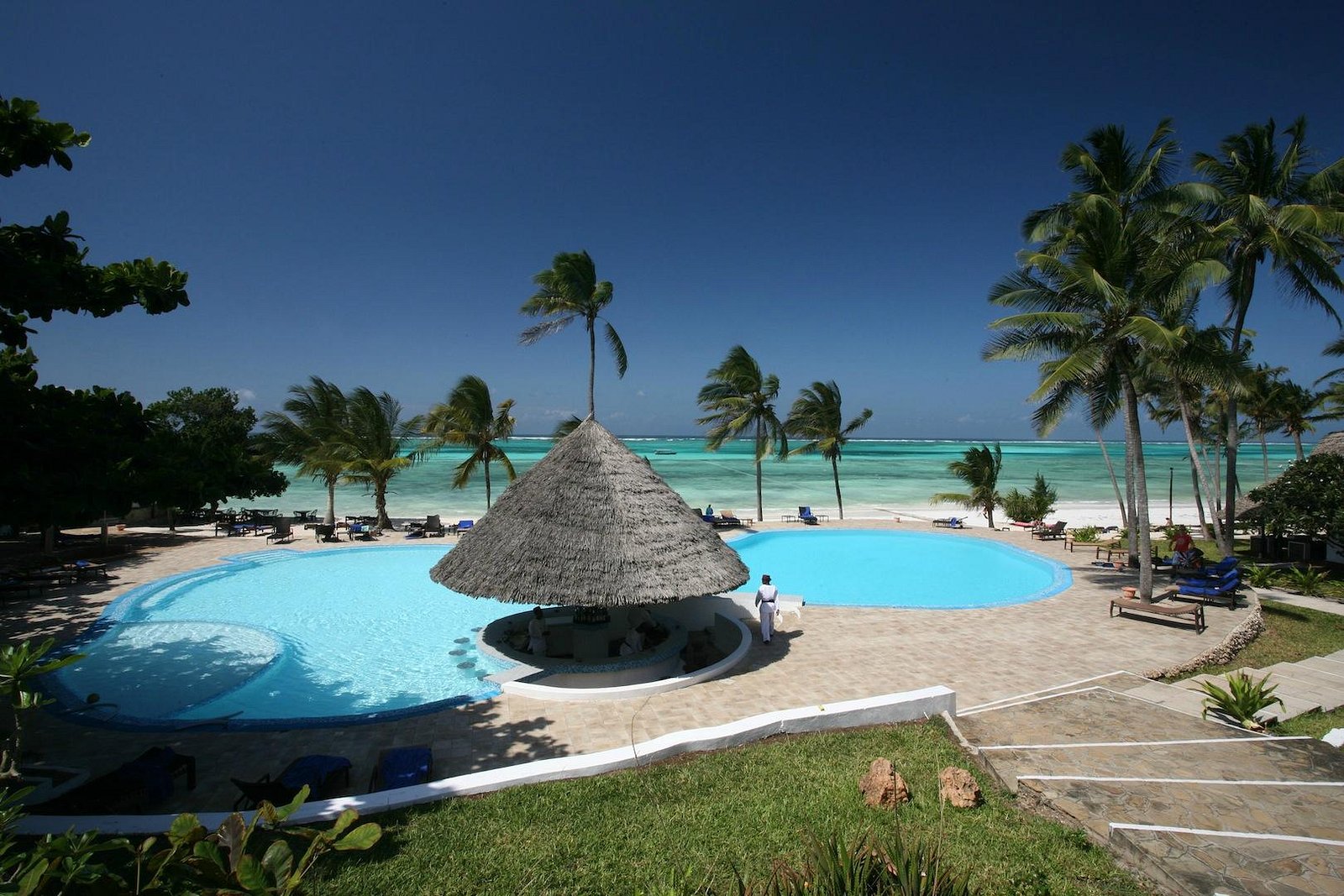 Karafuu Hotel & Beach Resort image 1